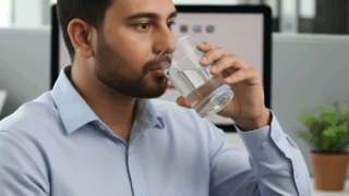 শরীরে পানি স্বল্পতার লক্ষণ ও প্রতিকার
